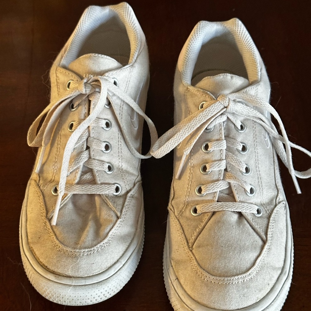 Nike Retro GTS 97 Women’s Size 8M Lite Bone